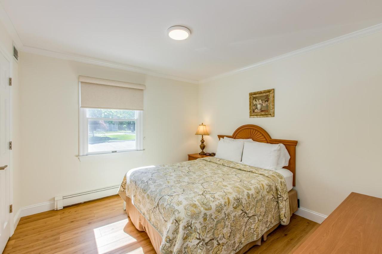 Colonial Shores Resort Hampton Bays Exterior photo
