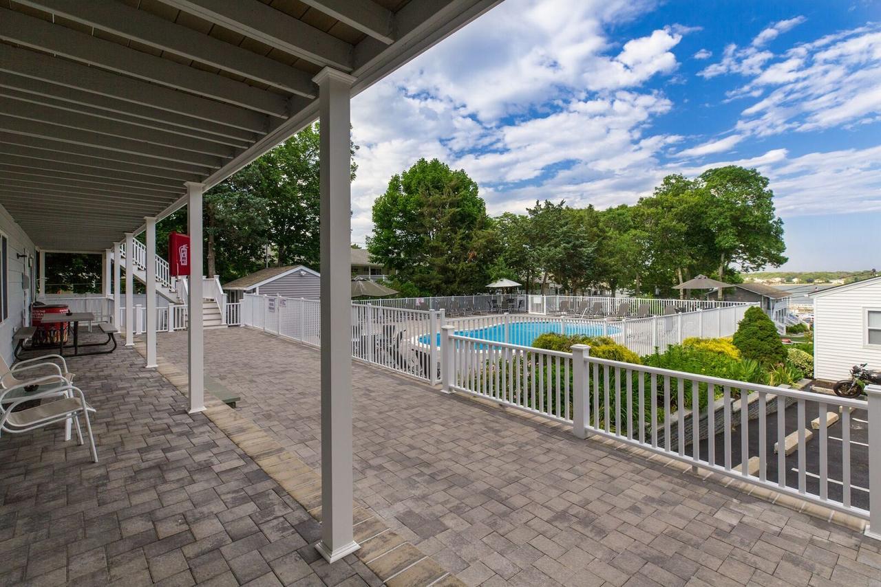 Colonial Shores Resort Hampton Bays Exterior photo
