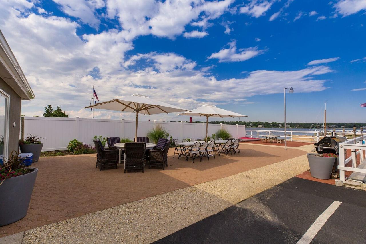 Colonial Shores Resort Hampton Bays Exterior photo
