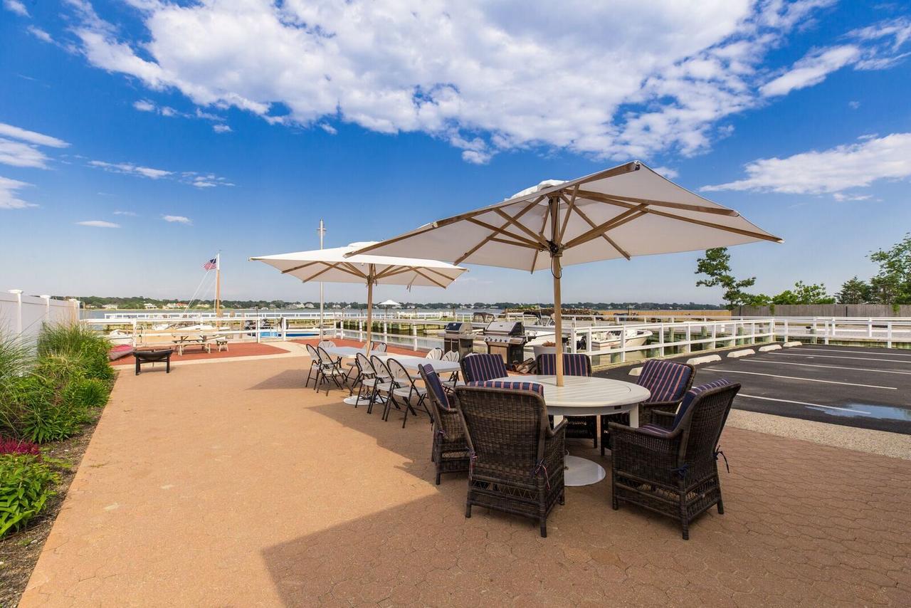 Colonial Shores Resort Hampton Bays Exterior photo